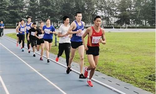 田径体育学院运动训练_田径运动学校